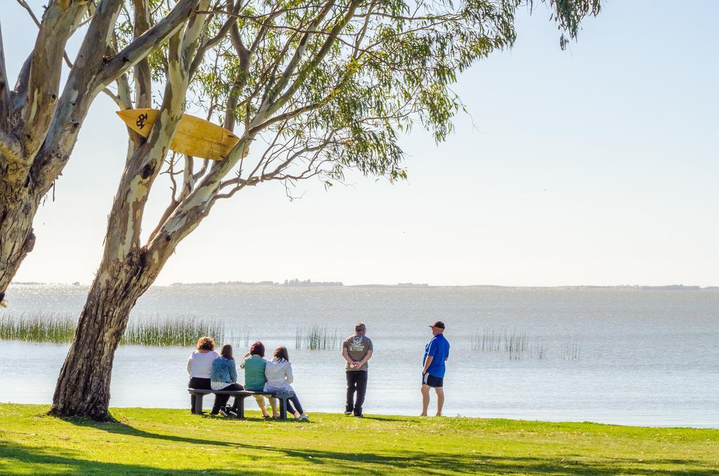 Lake Albert Caravan Park Hotel Meningie Kültér fotó